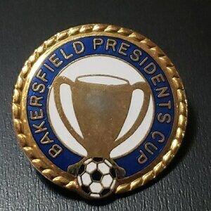 1986 Sport Pin Bakersfield Presidents Cups Soccer Pin Back Souvenir Memorabilia